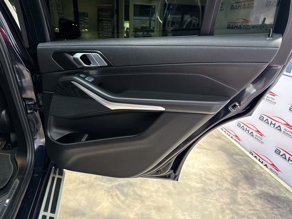 Used 2022 BMW X7 xDrive40i w/ M Sport Package AWD/4WD image 48