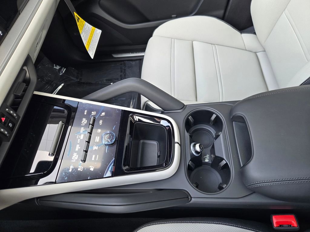 New 2026 Porsche Cayenne Coupe AWD/4WD image 24