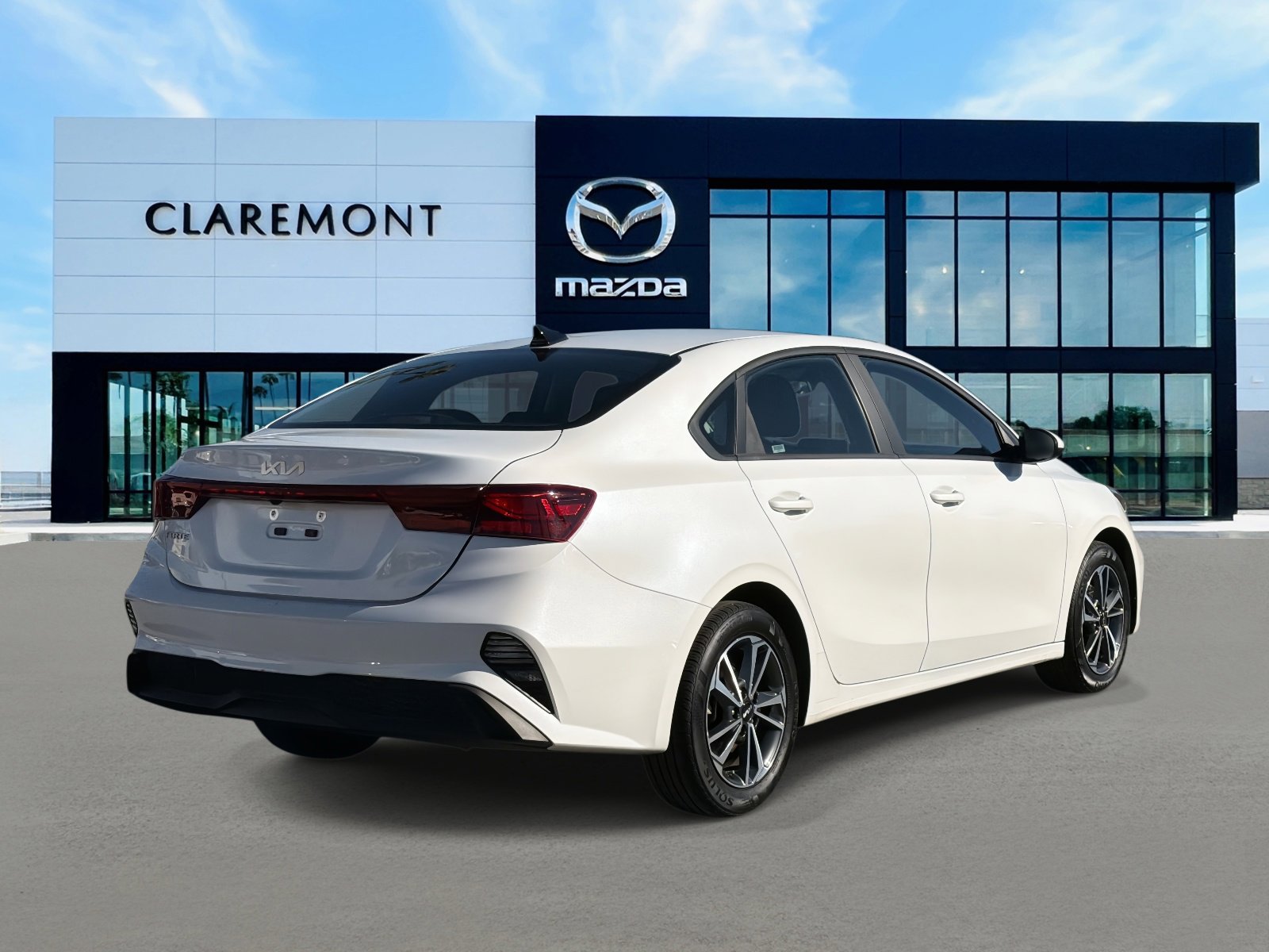 Used 2024 Kia Forte LXS image 5