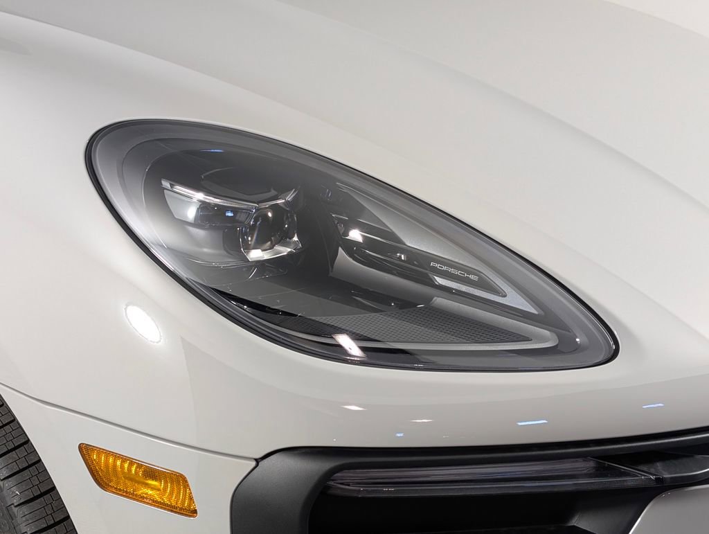 New 2026 Porsche Macan image 15