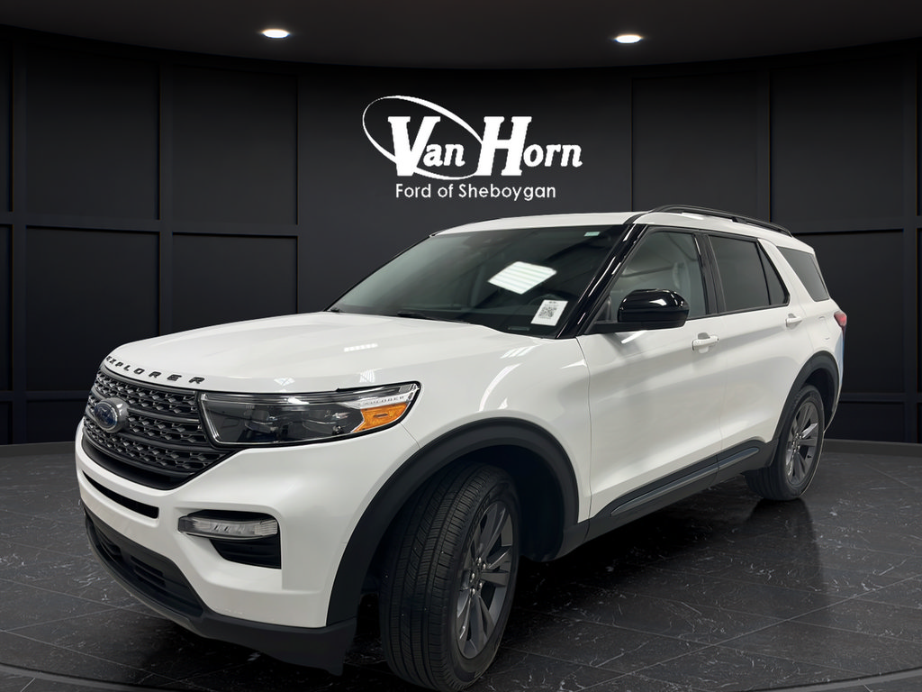 Used 2023 Ford Explorer XLT w/ Equipment Group 202A AWD/4WD image 3