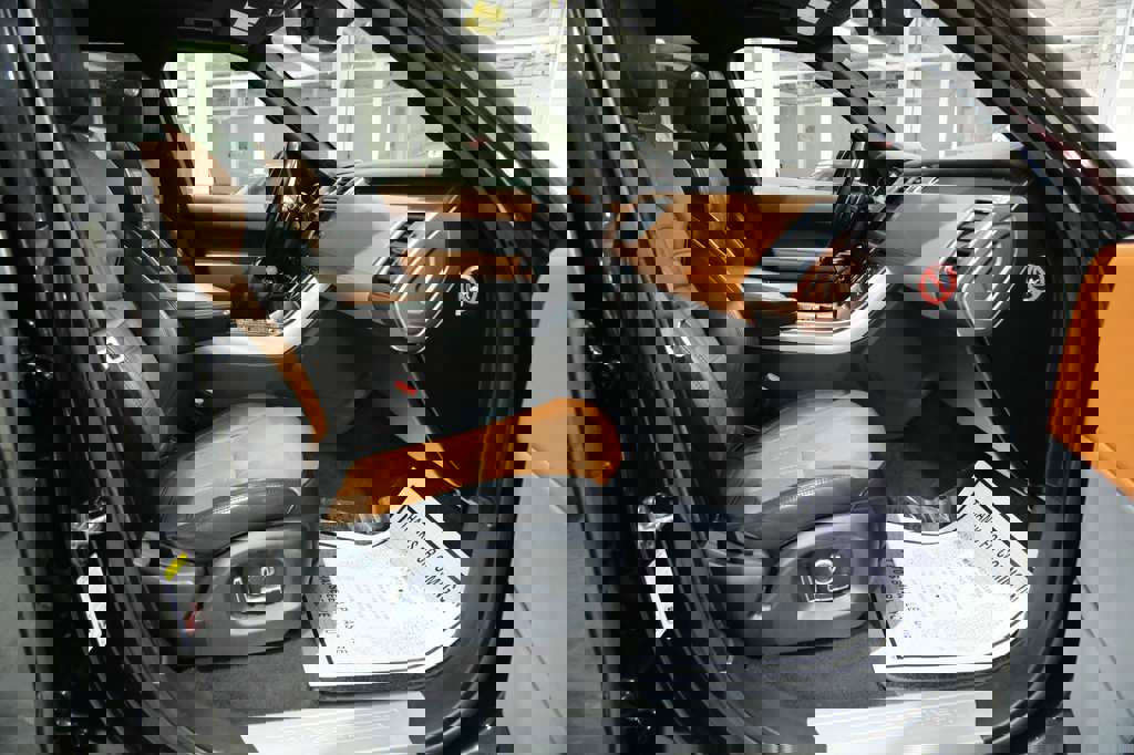 Used 2017 Land Rover Range Rover Sport HSE Dynamic image 33