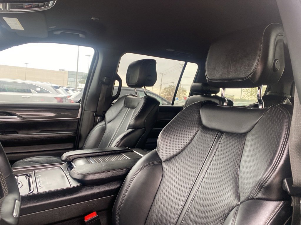 Used 2024 Jeep Wagoneer Series II w/ Flexible Seating Group image 21