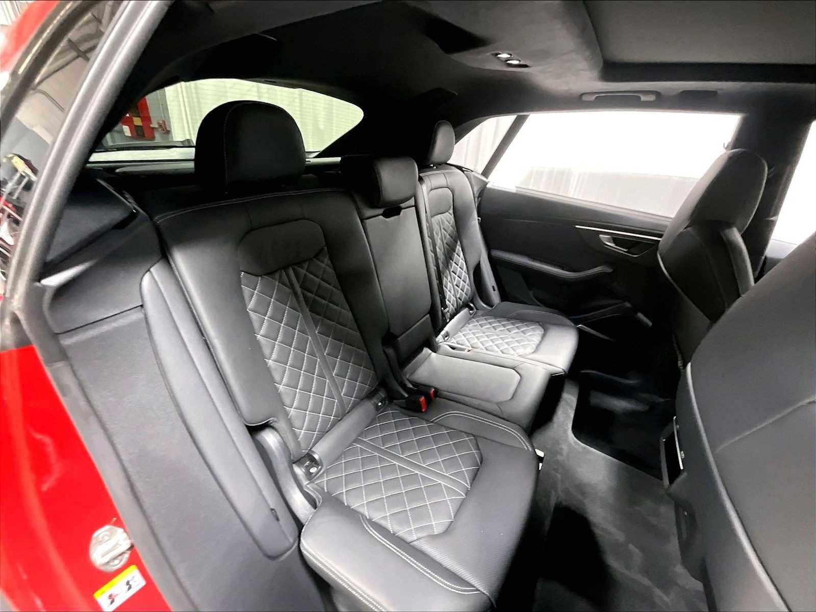 Used 2024 Audi SQ8 Prestige image 32