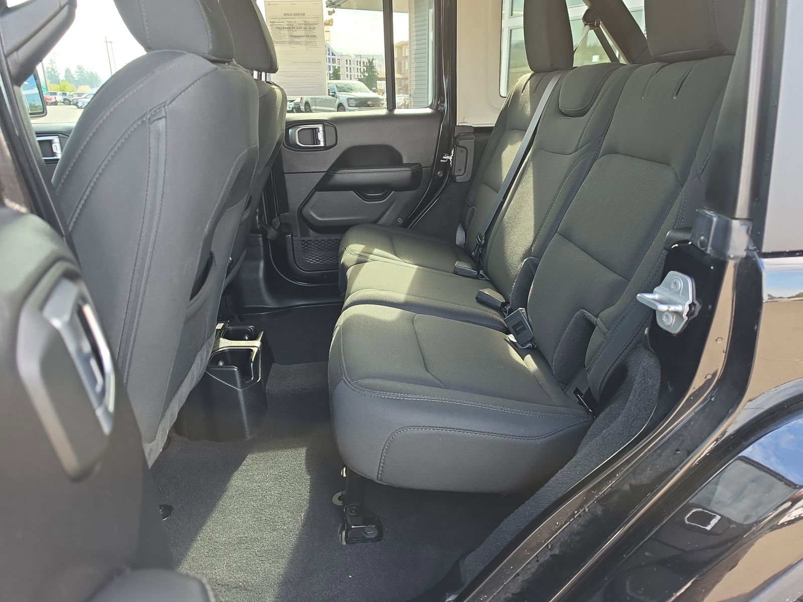 Used 2020 Jeep Wrangler Unlimited Sahara w/ Uconnect 4C Nav & Sound Group image 15