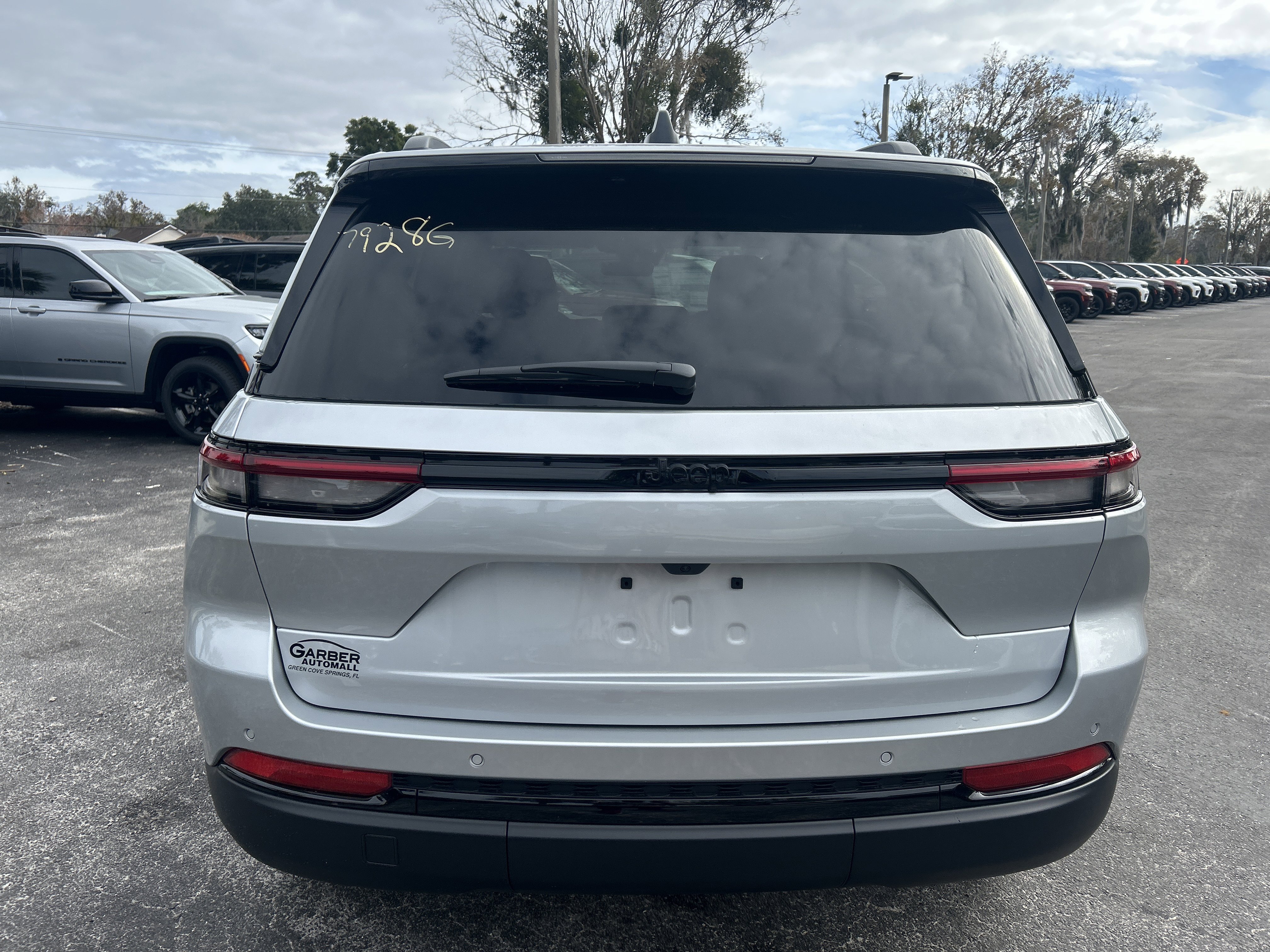 New 2025 Jeep Grand Cherokee Altitude image 6