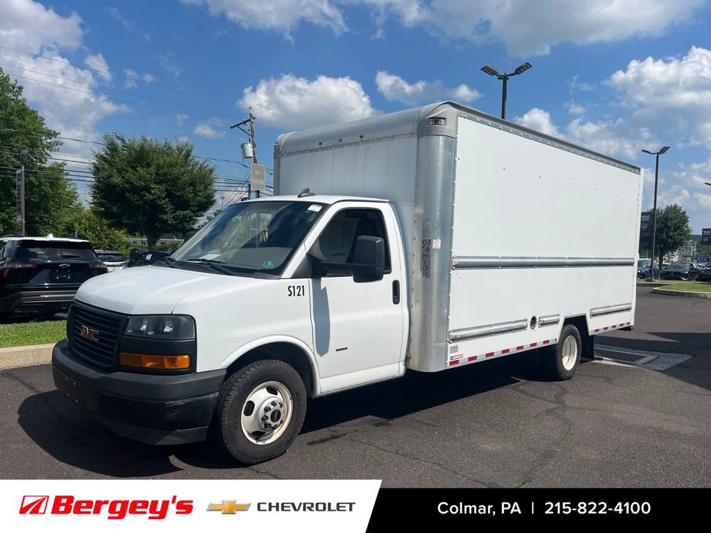Used 2018 GMC Savana 3500 Extended w/ Driver Convenience Package RWD image 3