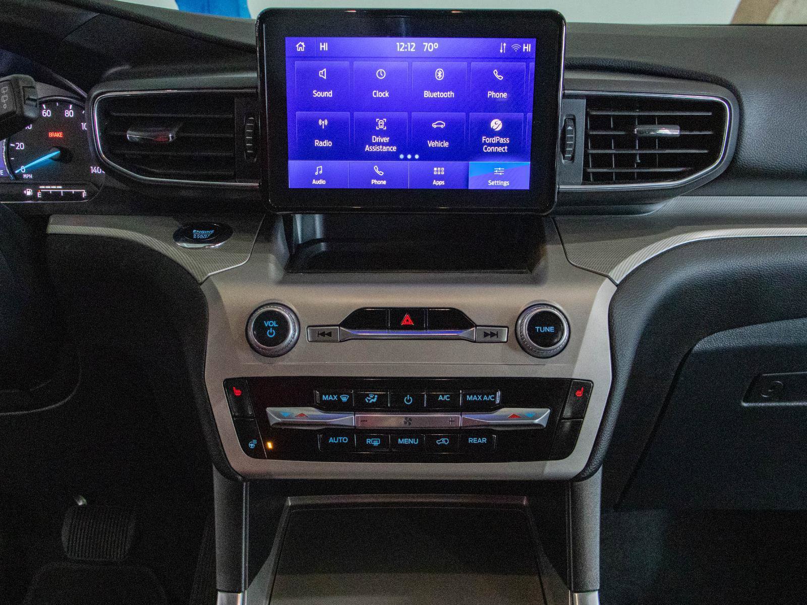 Used 2023 Ford Explorer XLT w/ Equipment Group 202A image 4