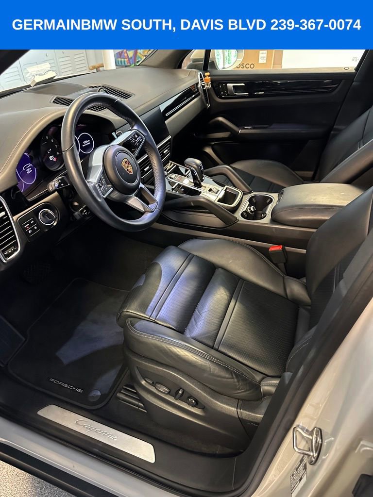 Used 2023 Porsche Cayenne AWD/4WD image 5