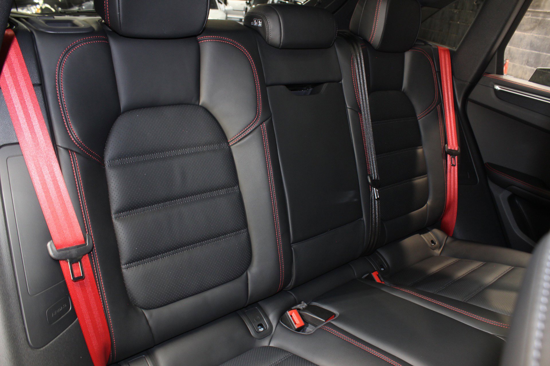 Used 2024 Porsche Macan GTS image 48