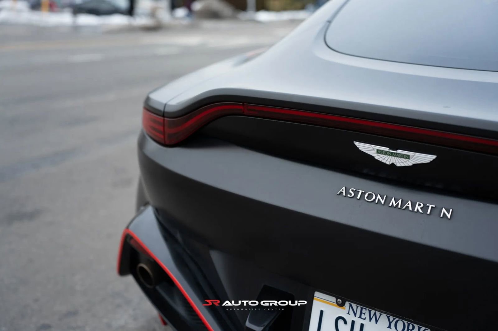 Used 2019 Aston Martin V8 Vantage Coupe image 9