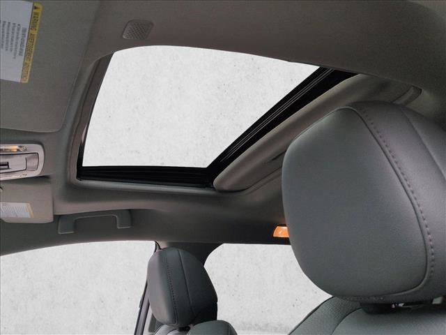 Used 2022 Toyota Sienna XLE w/ XLE Plus Package image 16