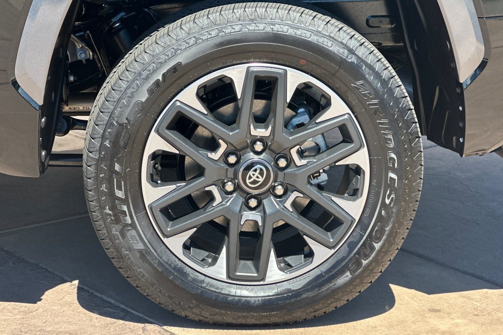 New 2026 Toyota Tundra Limited AWD/4WD image 32