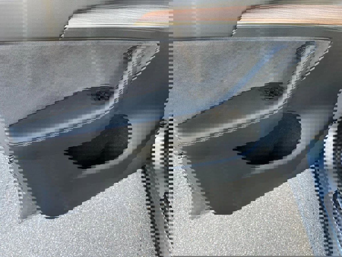 Used 2025 Tesla Model Y Long Range image 33