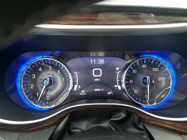 Used 2022 Chrysler Pacifica Limited FWD image 14