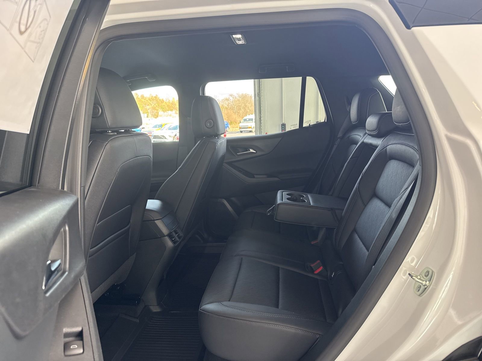 New 2026 Chevrolet Equinox LT w/ Convenience Package II FWD image 12