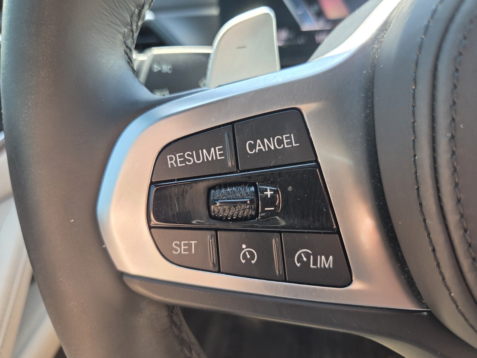 Used 2024 BMW M440i Convertible w/ Premium Package RWD image 26