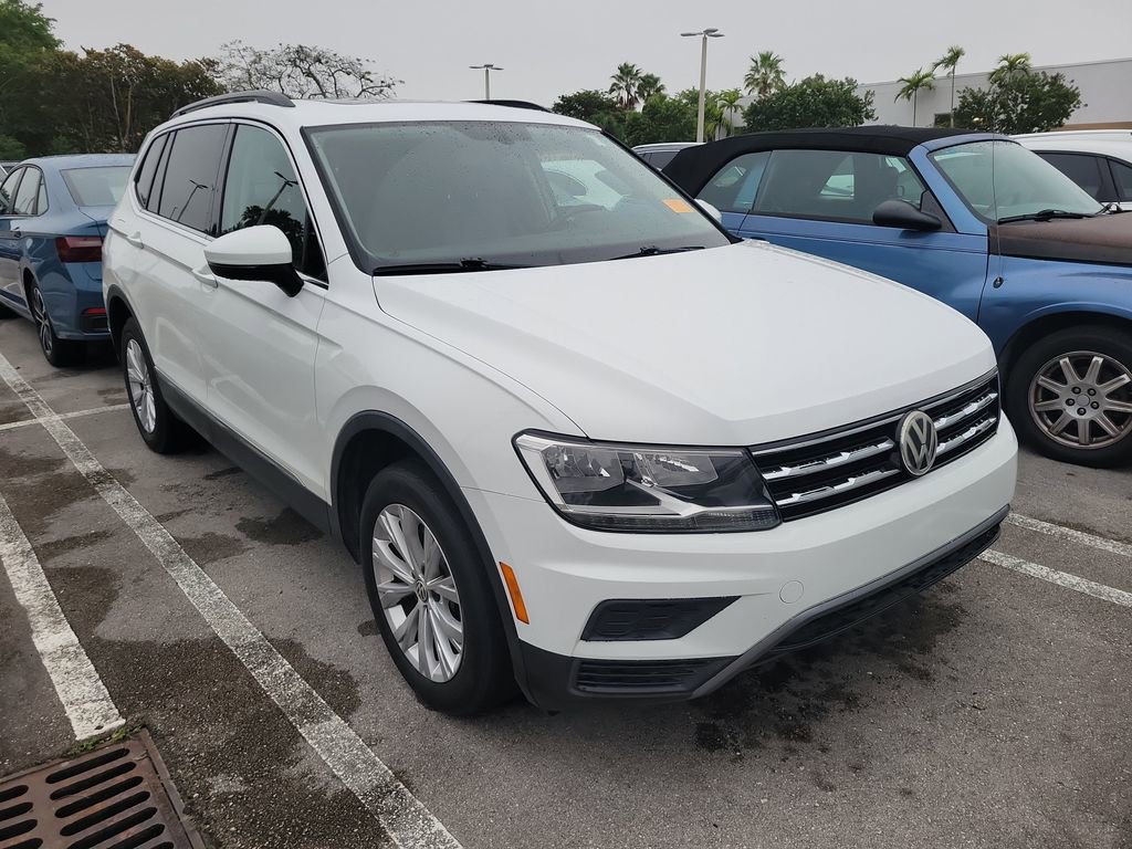 Used 2018 Volkswagen Tiguan SE w/ Panoramic Sunroof Package image 4