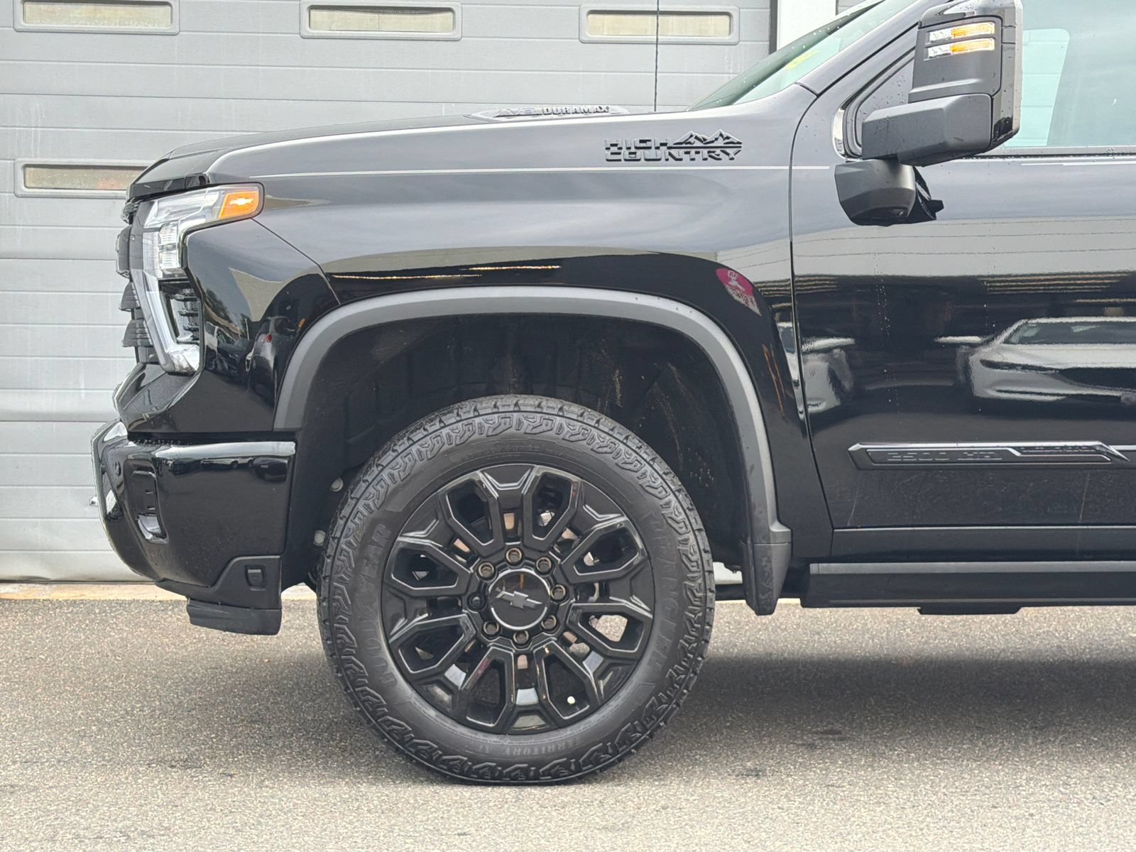 Used 2026 Chevrolet Silverado 2500 High Country w/ Midnight Edition AWD/4WD image 6