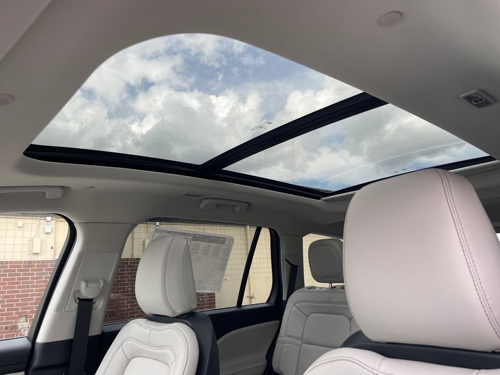 New 2026 Lincoln Aviator Reserve w/ Illumination Package AWD/4WD image 15