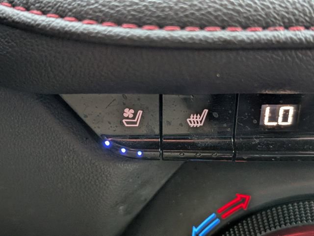 Used 2021 Chevrolet Blazer RS w/ Enhanced Convenience Package image 21