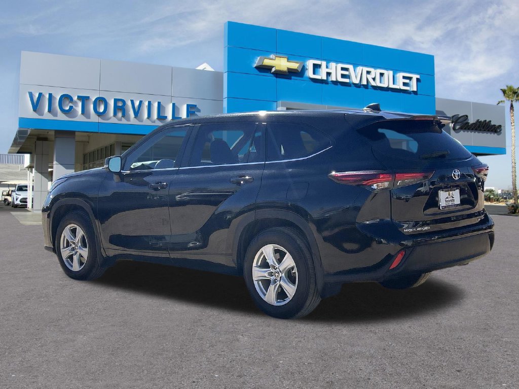 Used 2025 Toyota Highlander LE AWD/4WD image 10