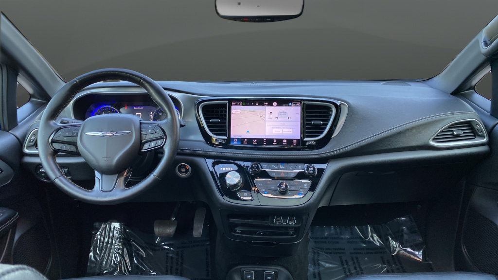 Used 2021 Chrysler Pacifica Touring-L w/ Uconnect Theater Family Group AWD/4WD image 11