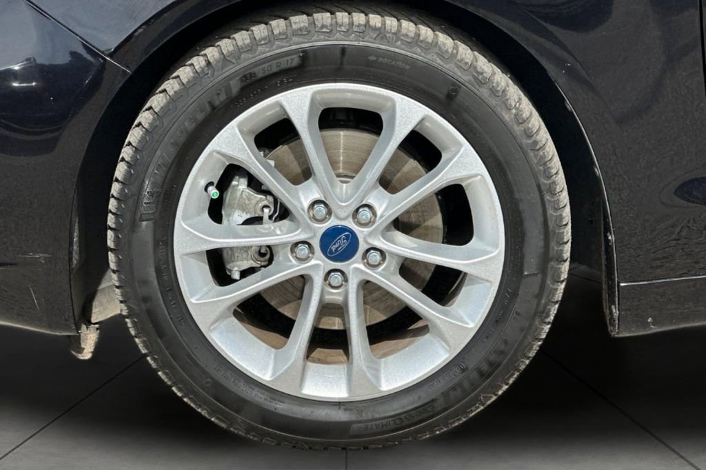 Used 2019 Ford Fusion SE image 28