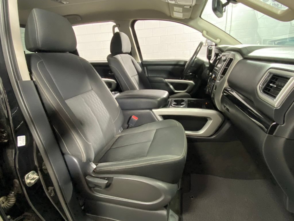 Used 2019 Nissan Titan SV w/ SV Convenience Package AWD/4WD image 33