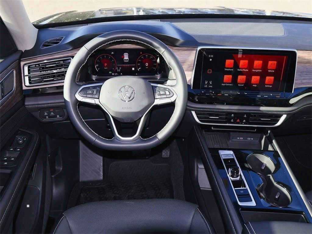 New 2026 Volkswagen Atlas SEL image 8