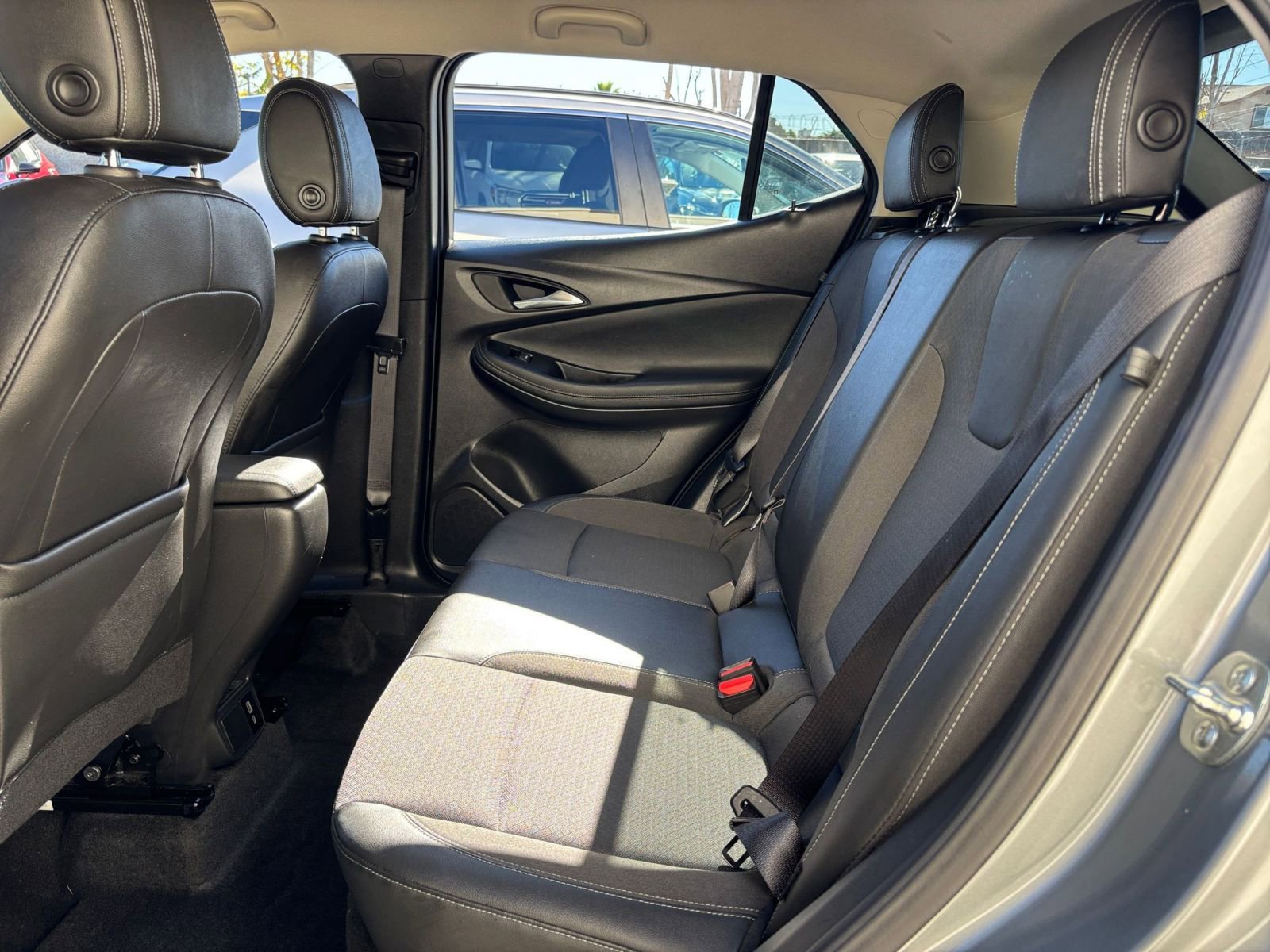 Used 2025 Buick Encore GX Preferred image 25