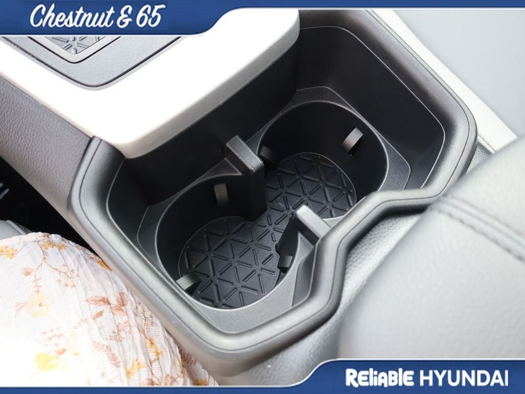 Used 2022 Toyota RAV4 XLE Premium AWD/4WD image 40