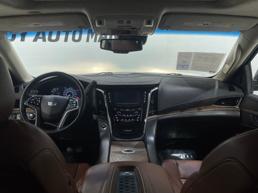 Used 2016 Cadillac Escalade ESV Luxury image 15