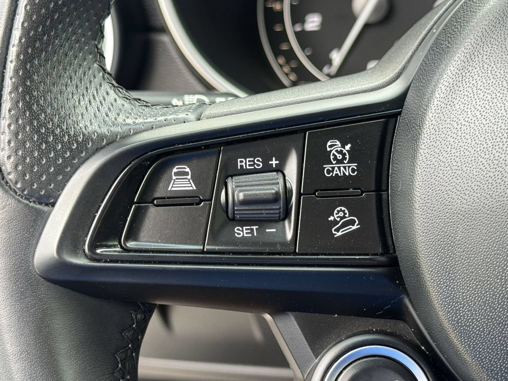 Used 2023 Alfa Romeo Stelvio Ti AWD/4WD image 26