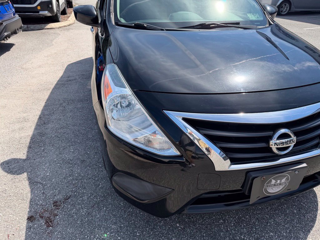 Used 2015 Nissan Versa SV w/ SV Tech Package FWD image 13