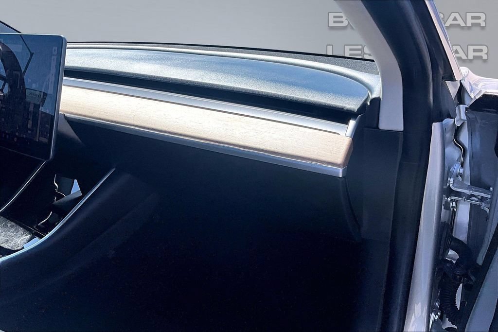 Used 2018 Tesla Model 3 Long Range RWD image 16