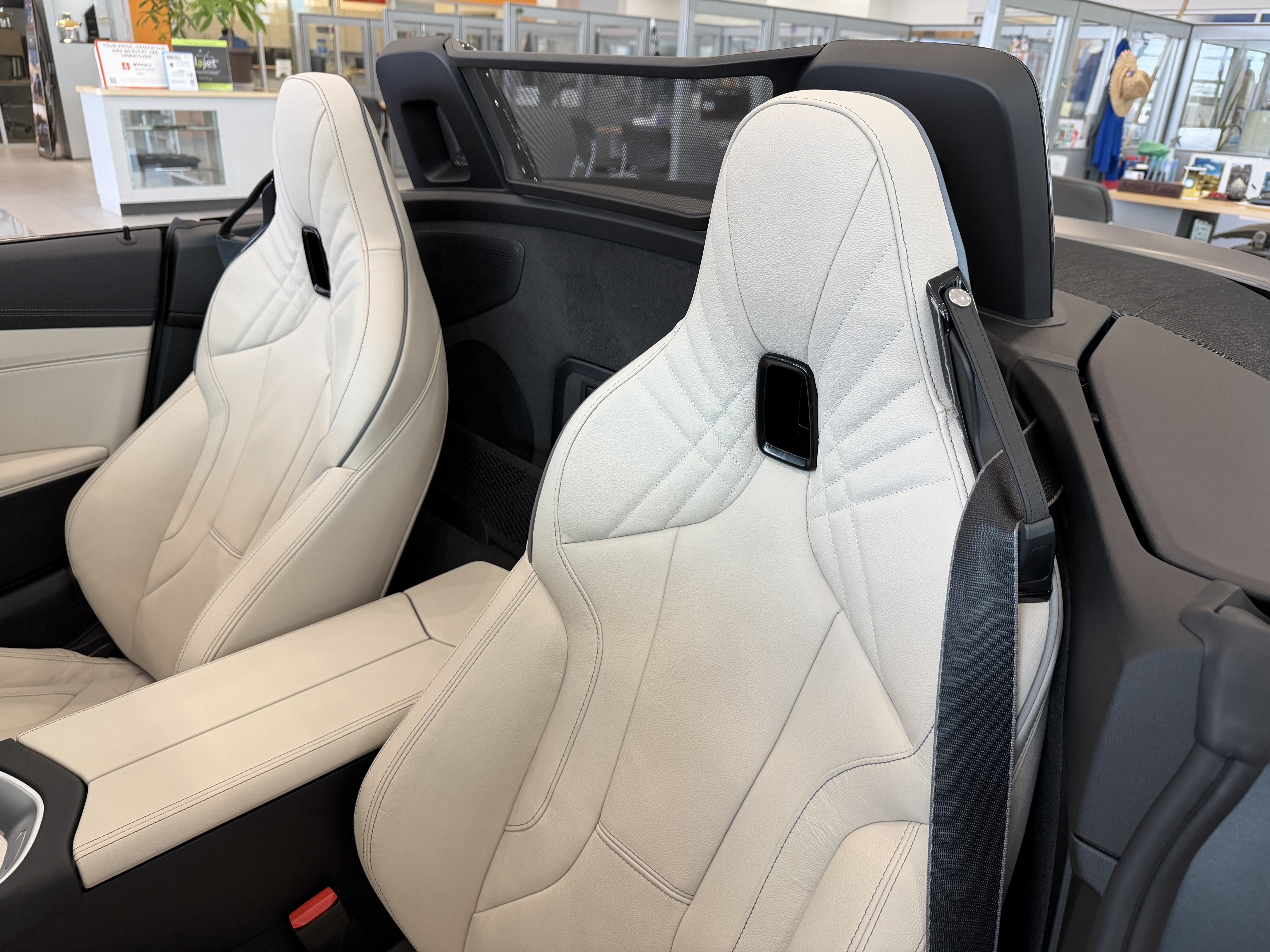Used 2025 BMW Z4 M40i RWD image 12