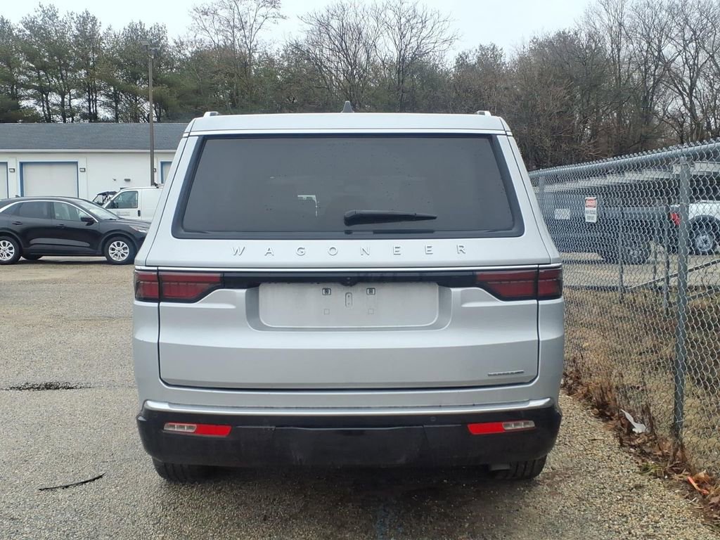 Used 2024 Jeep Wagoneer Series II w/ Flexible Seating Group image 3