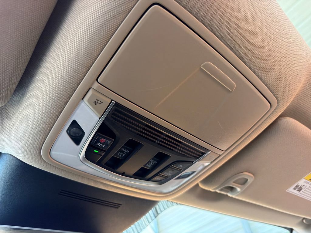 Used 2025 Acura MDX w/ Technology Package image 28