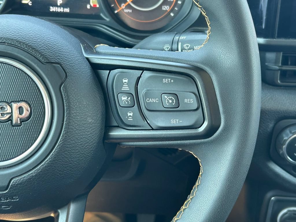 Used 2024 Jeep Gladiator Sport AWD/4WD image 38