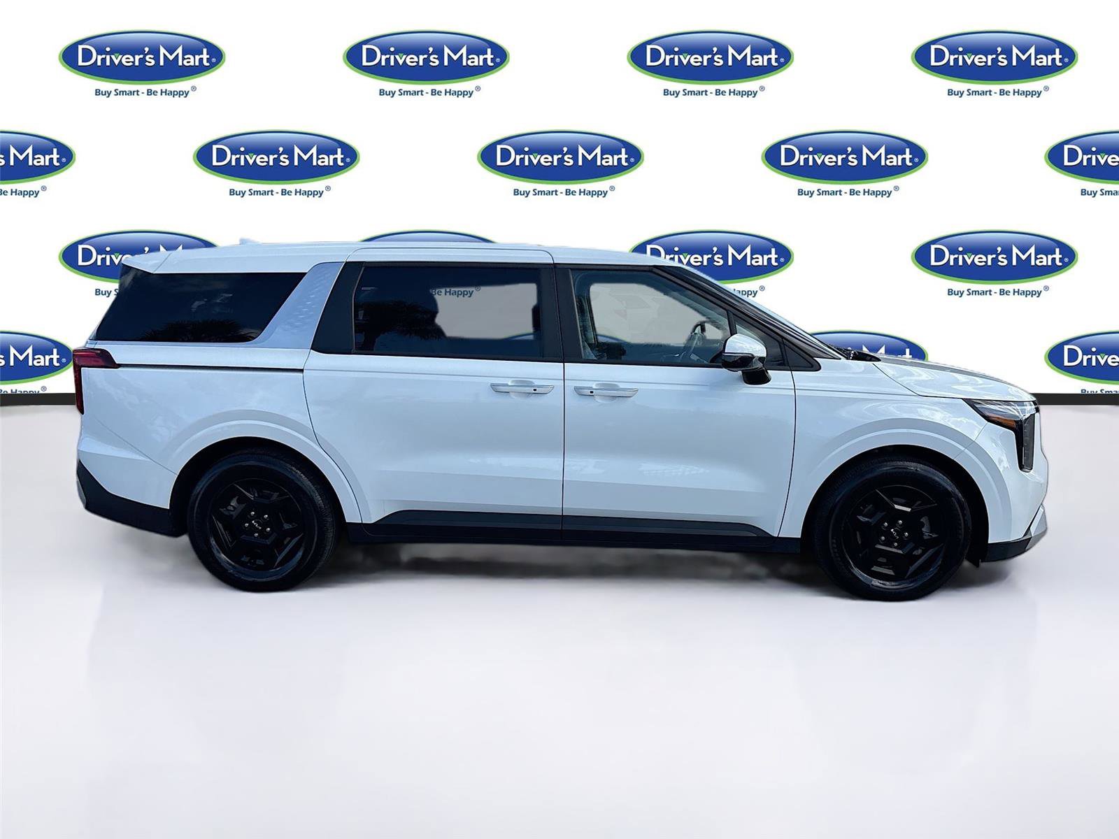 Used 2025 Kia Carnival FWD image 8