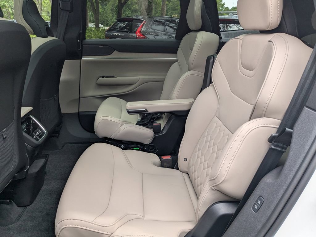 New 2025 Volvo EX90 Plus image 15