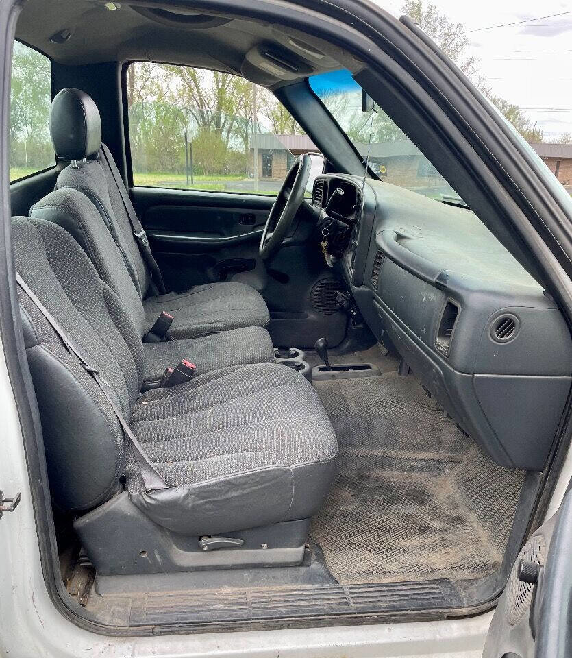 Used 2002 Chevrolet Silverado 2500 4x4 Regular Cab image 14
