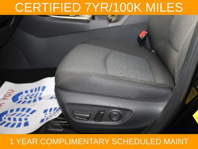 Used 2025 Toyota RAV4 XLE AWD/4WD image 19