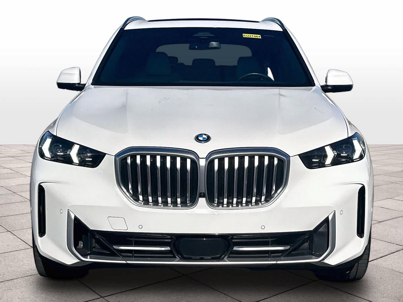 Used 2024 BMW X5 xDrive50e w/ Parking Assistance Package AWD/4WD image 2