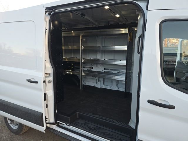 New 2026 Ford Transit 250 148 Medium Roof Extended AWD image 32