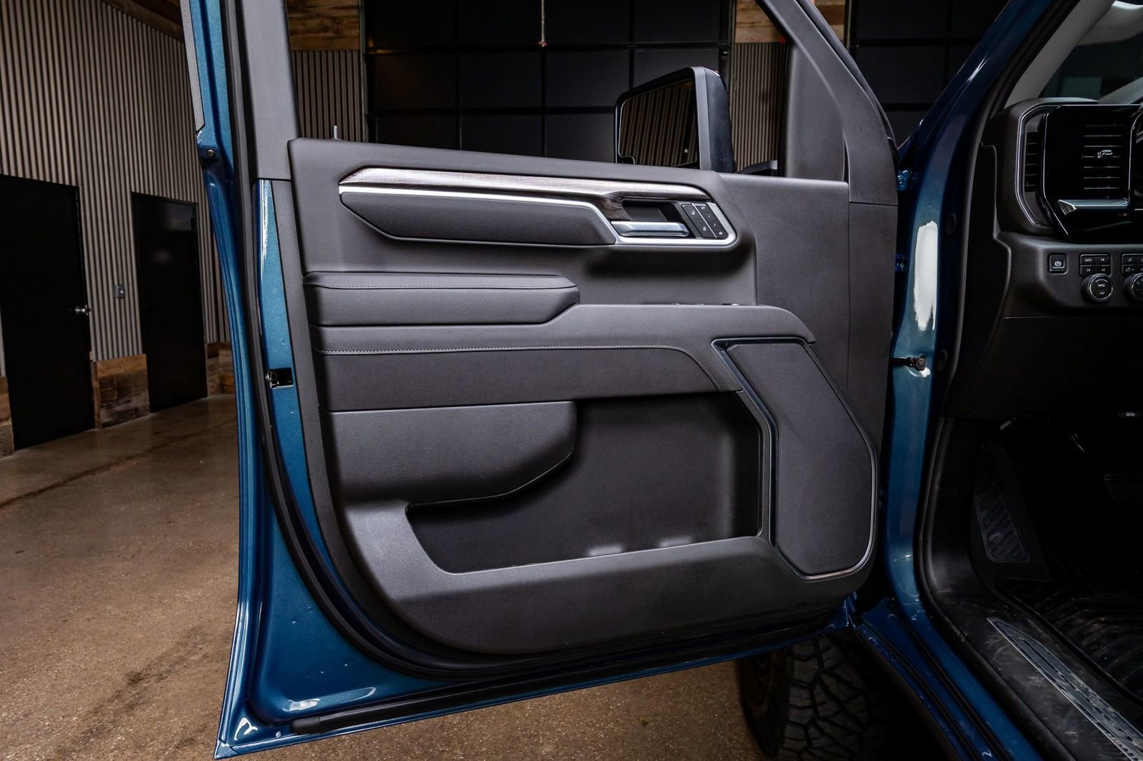 Used 2026 Chevrolet Silverado 3500 LTZ image 34