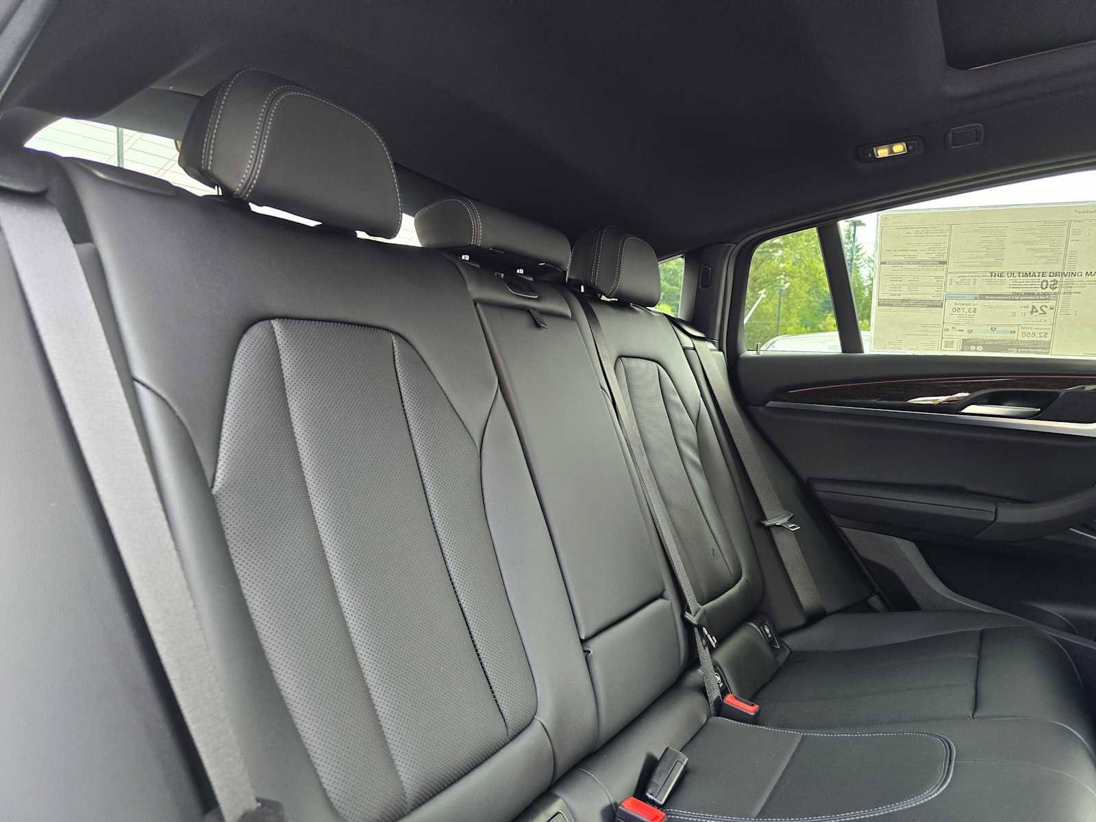 Used 2025 BMW X4 xDrive30i w/ Premium Package image 14