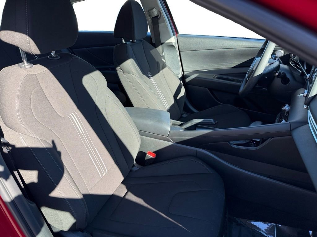 Used 2023 Hyundai Elantra SEL image 17