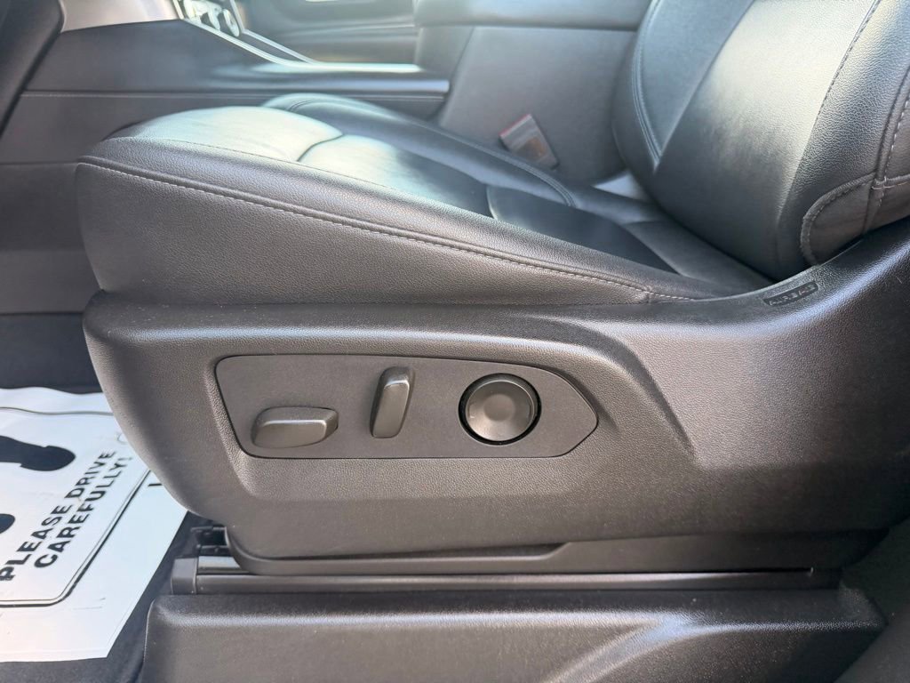 Used 2024 Chevrolet Tahoe LT AWD/4WD image 29